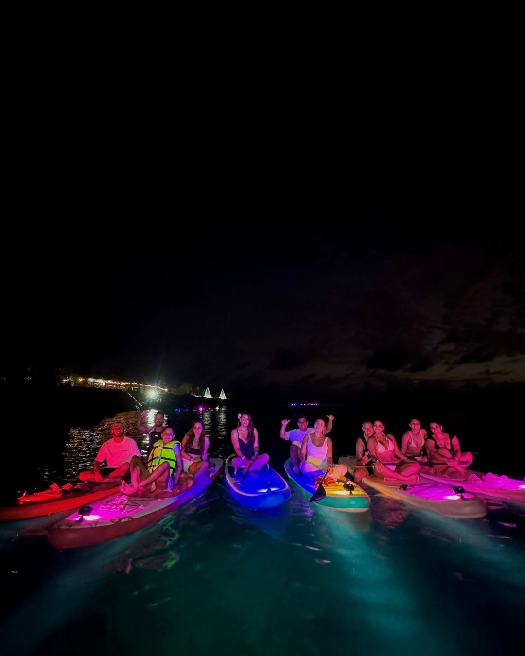 Noche luminosa — Ensenada del Cove